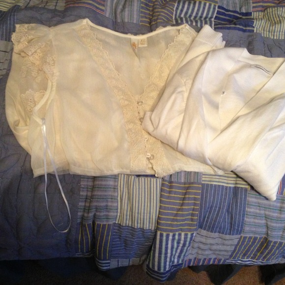 Bundled white sweater an cream blouse with cami