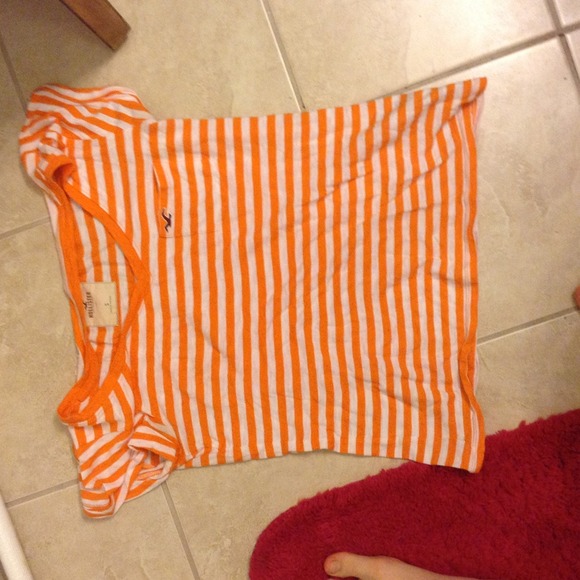 Hollister t-shirt