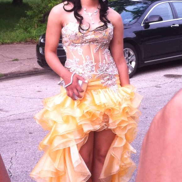 Prom dress - Picture 1 of 2