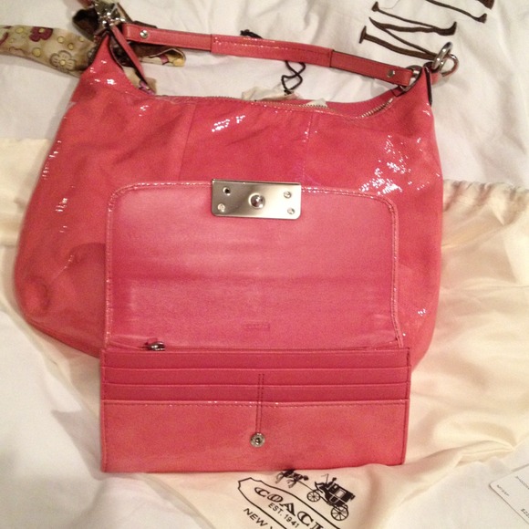 REDUCED Coach pink Kristina w/ wallet & scarf - Picture 4 of 4