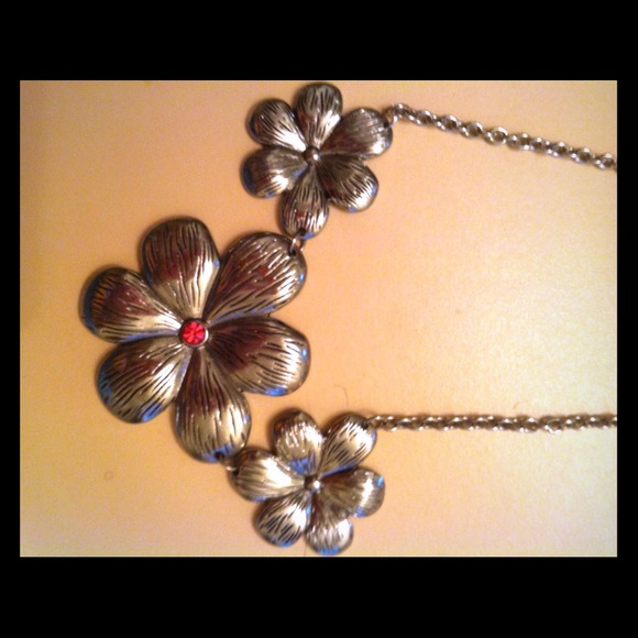 Flower necklace