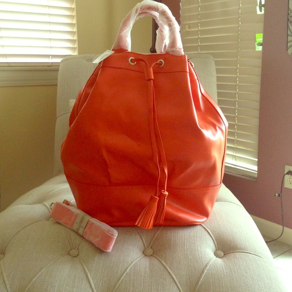 Orange shopper