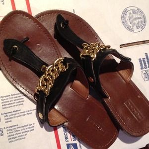 *BUNDLE* black n white sandals