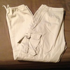 Khaki cargo capris 6 petite