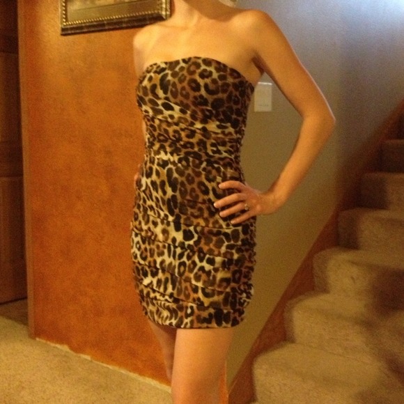 ❌Reduced❌Classy Leopard express dress