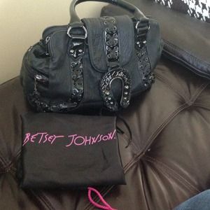✂PRICE CUT✂Betsey Johnson Leather Satchel