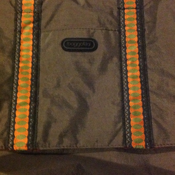 Baggallini brown and orange crossbody bag. - Picture 3 of 3