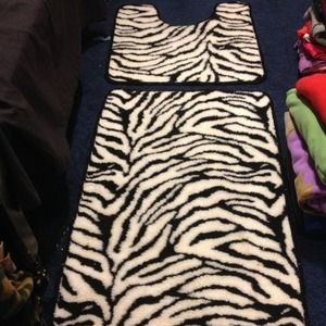 Zebra print bath mat set