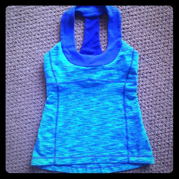 ⛔⛔SOLD⛔⛔-   Lululemon Scoop Neck size 4,