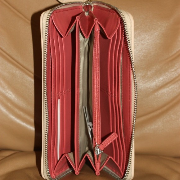 Coach wallet - Picture 2 of 3