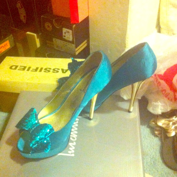 Teal/Satin heels