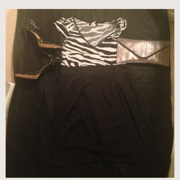 Dresses & Skirts - Animal print sexy dress