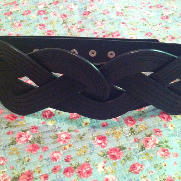 Belt - Picture 2 of 3