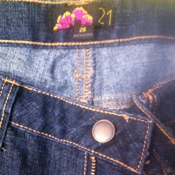 Jeans - Picture 2 of 4