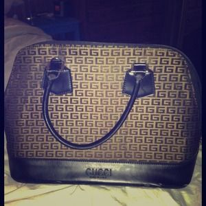 "Gucci" purse