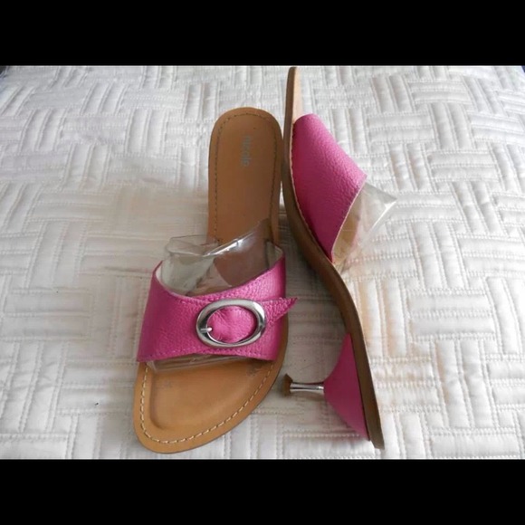 Pink Belted Leather Sandal Sz 10 stitched peg heel