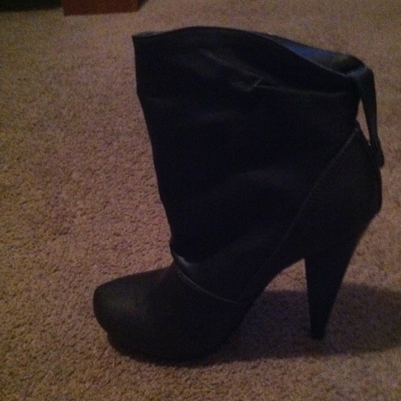 Dark brown booties✅reduced✅ - Picture 1 of 4