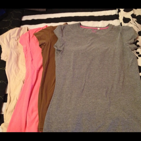 7 tshirt a and grey shorts bundle.