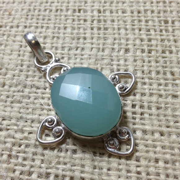 Multi Faceted Chalcedony Sterling Pendent - Picture 2 of 3
