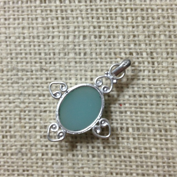 Multi Faceted Chalcedony Sterling Pendent - Picture 3 of 3