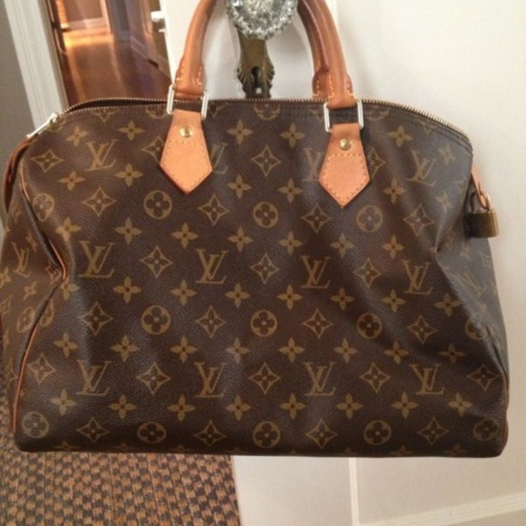 Louis Vuitton speedy 40 *sold*