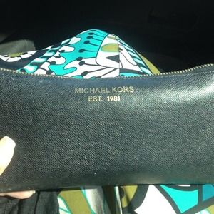 Michael Kors zip around Continental