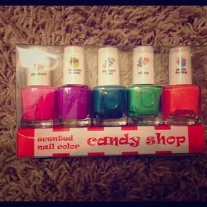 SOLD IN BUNDLE ❌❌ Scented Nail Polish 5-Pack