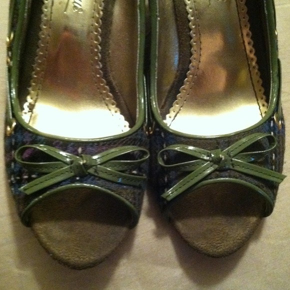 Sold...⚡Flash sale⚡Gingham wedges! - Picture 2 of 4