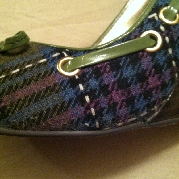 Sold...⚡Flash sale⚡Gingham wedges! - Picture 4 of 4