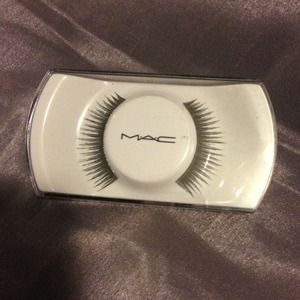 🆕👑🎀MAC Fake Eyelashes🎀👑🆕