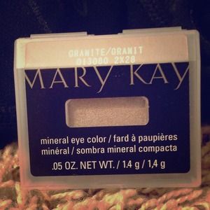 SOLD IN BUNDLE BNWT Mary Kay Eyeshadow
