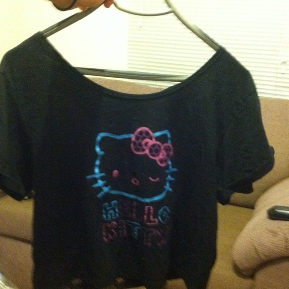 Black hello kitty high cut tee - Picture 1 of 2