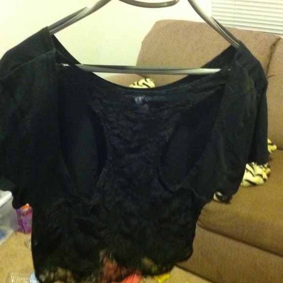 Black hello kitty high cut tee - Picture 2 of 2