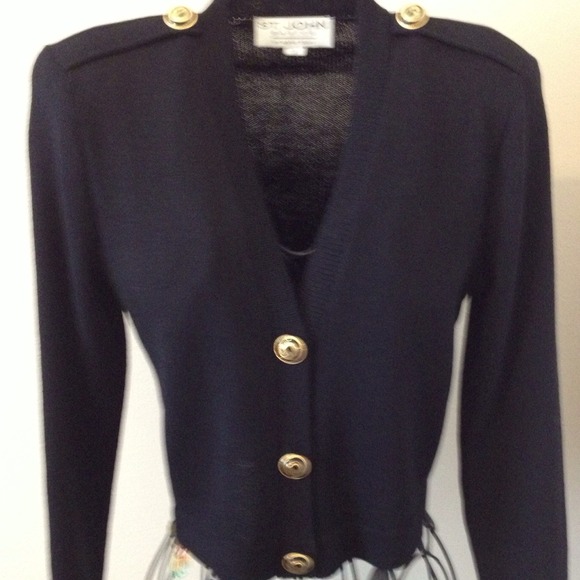**SOLD**ST JOHN 'BASICS' BUTTON FRONT JACKET
BLACK