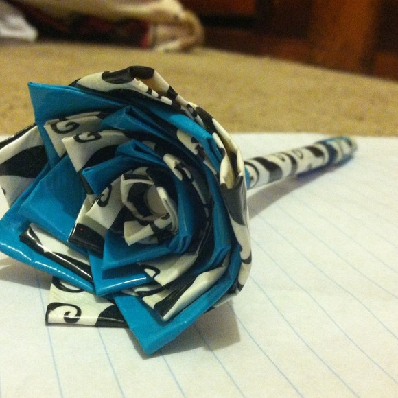 Real and mustache pen - Picture 2 of 4