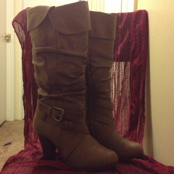 Brown boots, size 'small'..