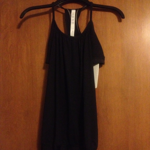 *TRADED* NWT Lululemon no limits tank 4