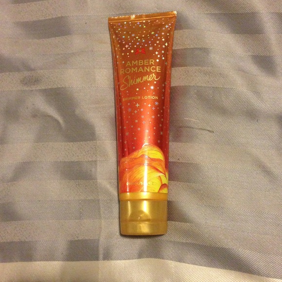 Victoria's Secret Amber Romance Shimmer Lotion💖💖