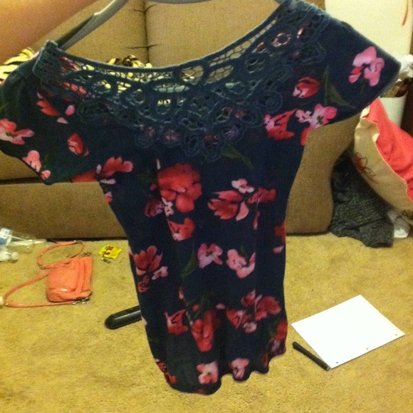 Shirt - Picture 2 of 3