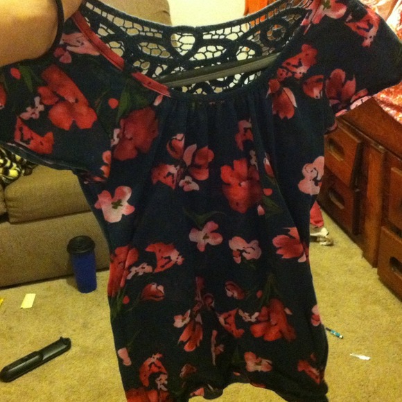 Shirt - Picture 3 of 3