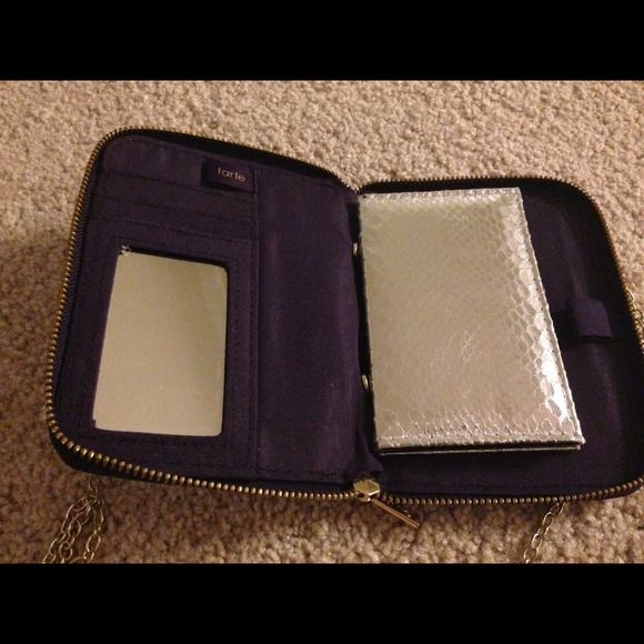 Bundle -Tarte clutch, 2 palettes, & conair tool