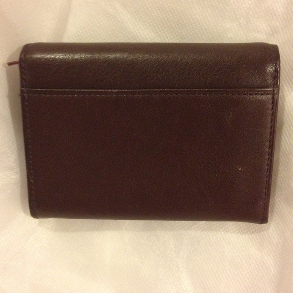 Ralph Lauren 🌸 Wallet - Picture 2 of 3