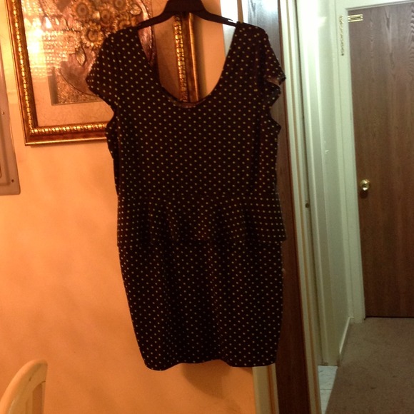 Bundlle Plus size dotted dress