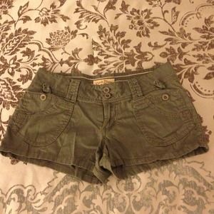 SOLD‼️Paris Blues cargo shorts. Sz 1