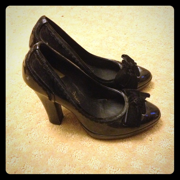 ❌Sold ❌Cole Haan black patten leather heel