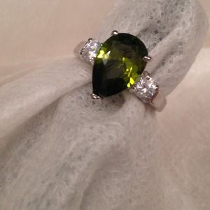 ❗SALE❗Green Amethyst Teardrop Diamond Ring