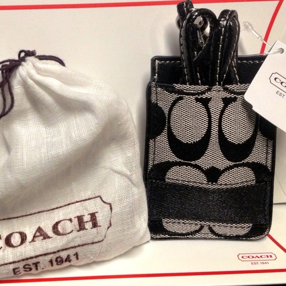 💞Authentic Coach Sig Lanyard Badge or ID Holder💞 - Picture 3 of 4