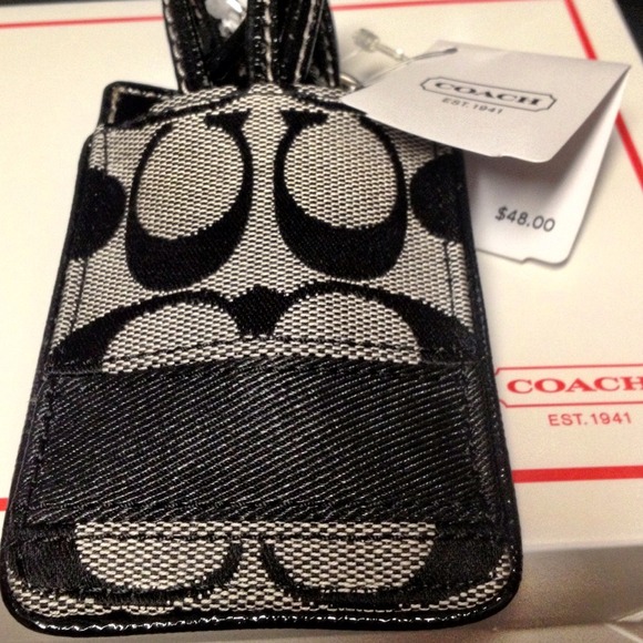 💞Authentic Coach Sig Lanyard Badge or ID Holder💞 - Picture 4 of 4
