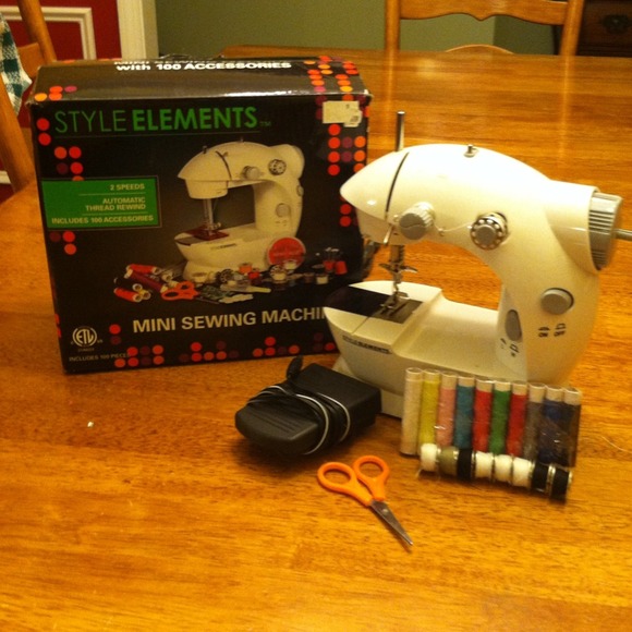 Style Elements Sewing Machine