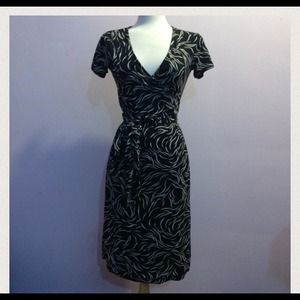 ❤Cute Wrap Around Dress! ❤